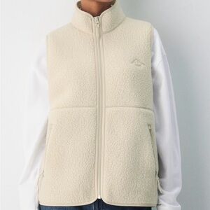 Aritzia Polartec Thermal Pro vest NWOT